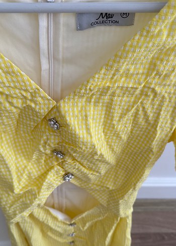 Sarı Düğmeli V Yakalı Uzun Elbise - Görsel 2