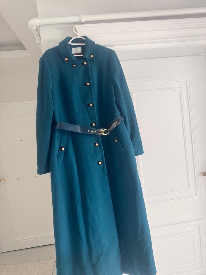 Petrol mavisi Kemerli Uzun Kadın Kaban - Görsel 2