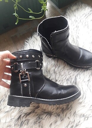 #flo #siyah #bot #çizme#deri #kız #çocuk