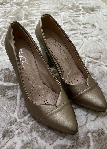 Bej Kadın Topuklu Pliseli Stiletto
