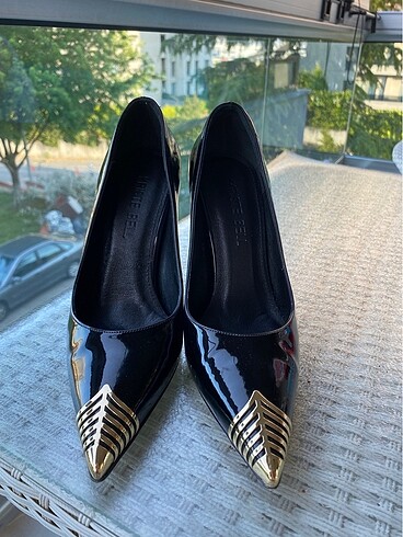 Krıste Bell Kriste bell stiletto