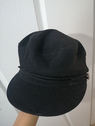 Diğer siyah şapka 