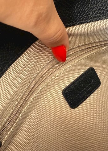 Vakko Siyah Yılan Desenli Zincir Detaylı Deri Çanta - Görsel 4