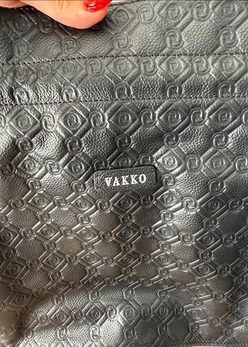 Vakko Siyah Yılan Desenli Zincir Detaylı Deri Çanta - Görsel 2