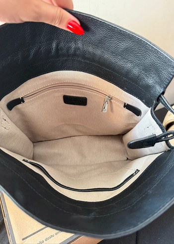 Vakko Siyah Yılan Desenli Zincir Detaylı Deri Çanta - Görsel 3