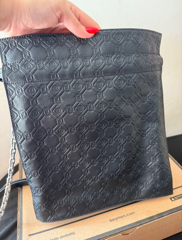 Vakko Siyah Yılan Desenli Zincir Detaylı Deri Çanta - Görsel 5