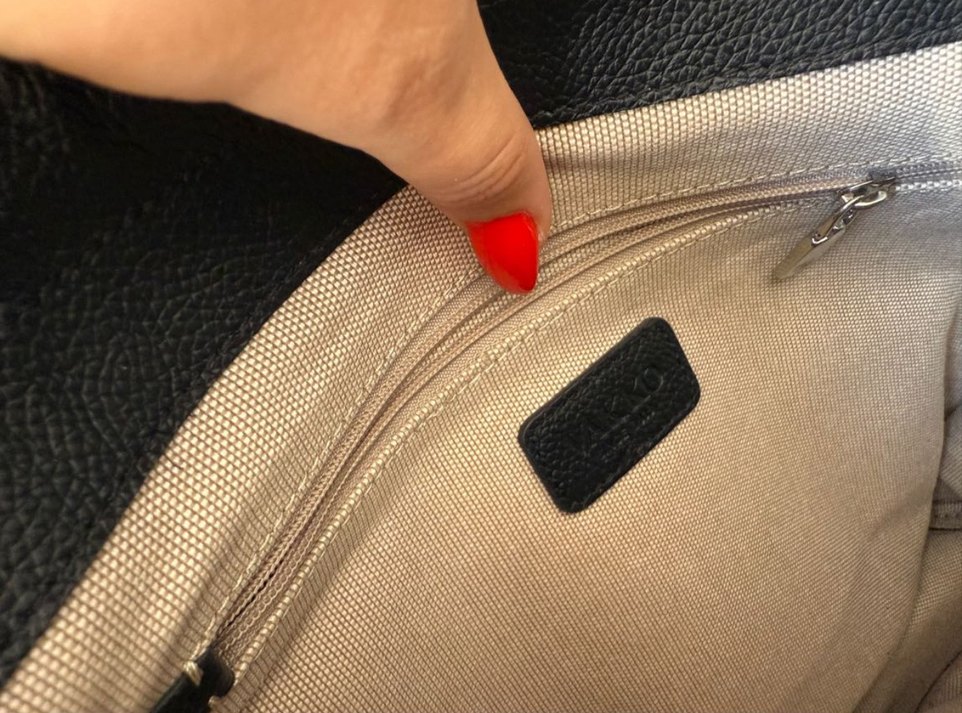 Vakko Siyah Yılan Desenli Zincir Detaylı Deri Çanta - Görsel 4