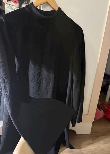 Siyah Yüksek Yakalı Elbise - Görsel 3