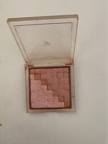 Estee Lauder Highlighter