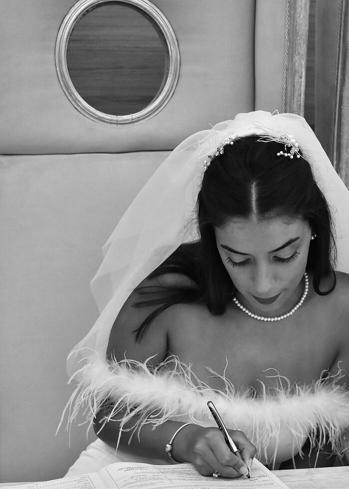 Omzu Tüylü Nikah Elbisesi - Görsel 4