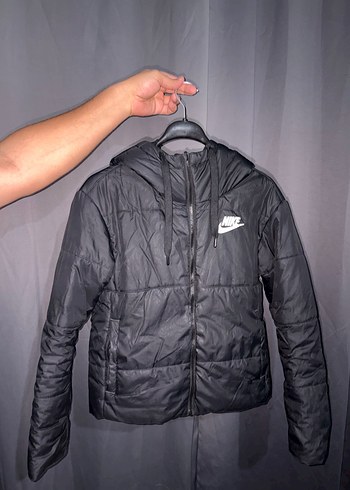 Nike Siyah Kapusonlu Sisme Ceket