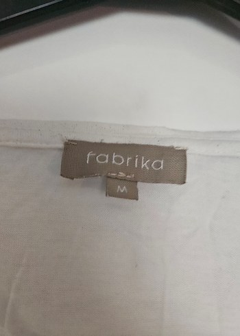 m Beden Fabrika beyaz basic tişört