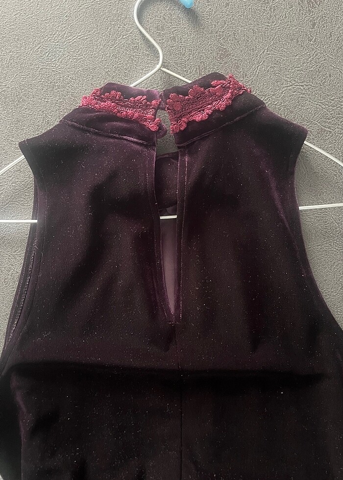 İpekyol halter yaka ince kadife elbise - Görsel 5