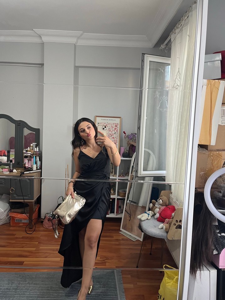 Parlak Siyah V Yaka  Elbise - Görsel 3