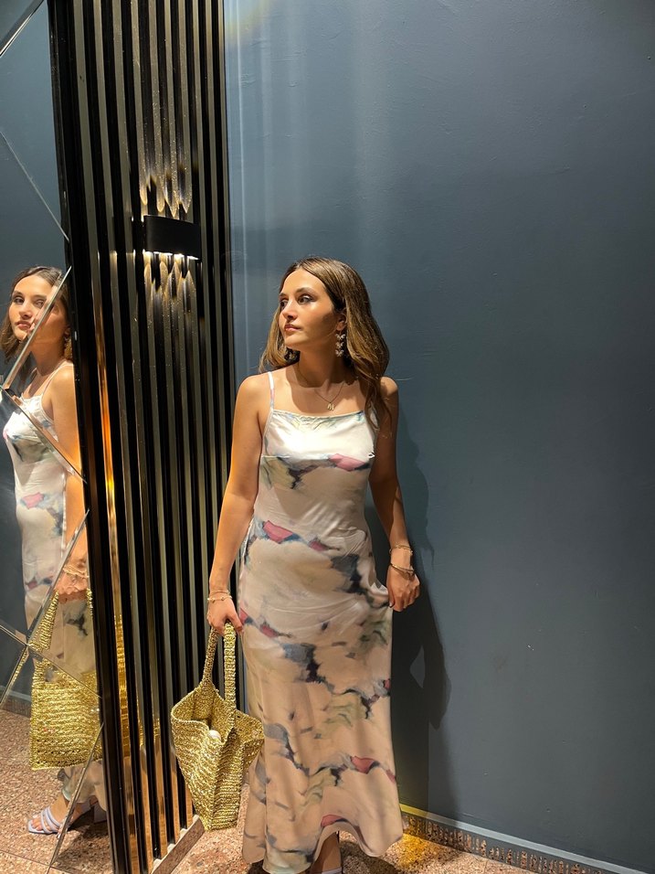 Askılı Beyaz Uzun Saten Elbise - Görsel 2