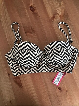 Krem-kahve geometrik desenli bikini ustu