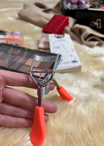 Renkli Saplı Kirpik Kıvırıcı Nascita - Görsel 2