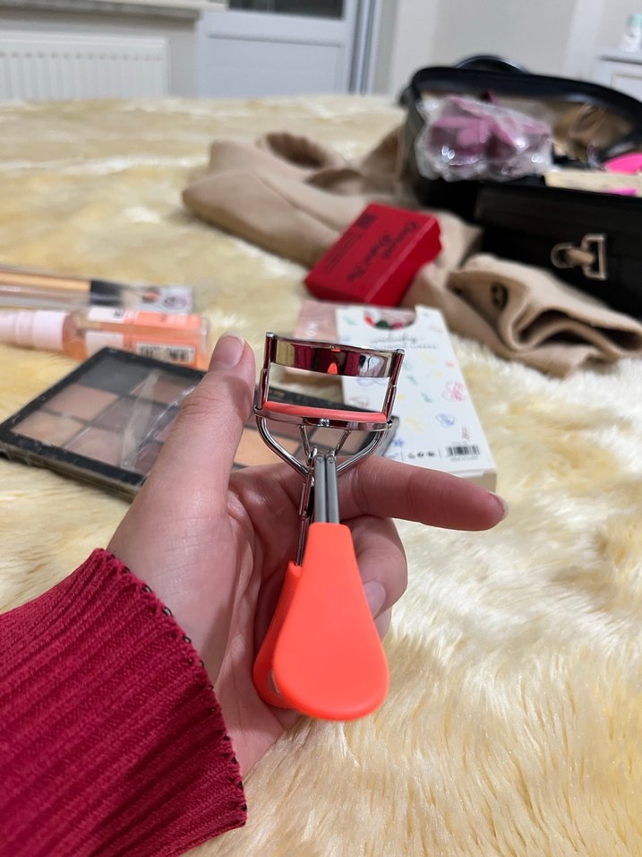 Renkli Saplı Kirpik Kıvırıcı Nascita - Görsel 3