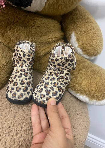 19 Beden Kız Çocuk Leopar Desenli Kürklü Bot