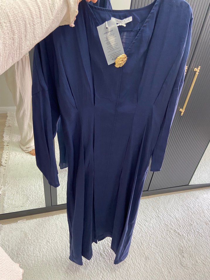 Uzun Kollu, V Yaka, Drapeli Mavi Kadın Elbise - Görsel 5