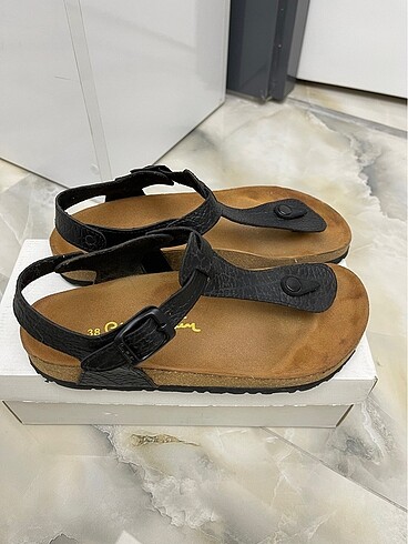 Pierre Cardin Sandalet
