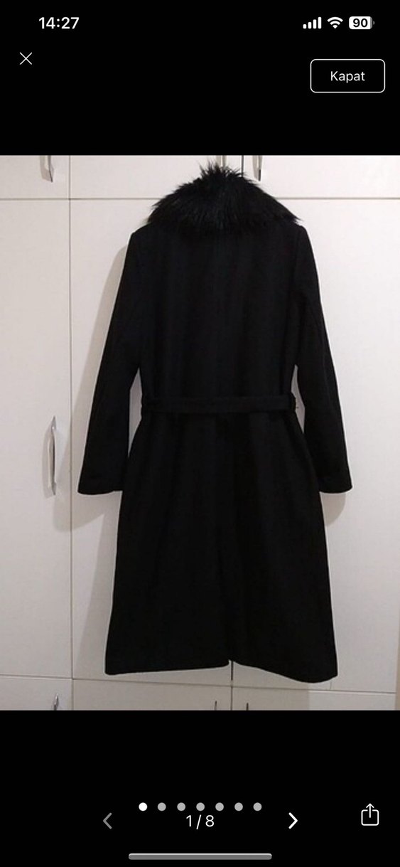 Kuşaklı ve Kürk Detaylı Siyah Kaban - Görsel 2