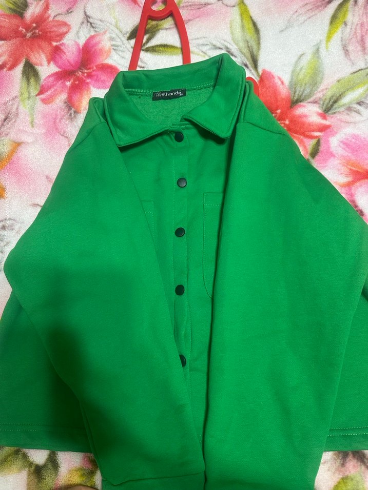 Yeşil Düğmeli Uzun Kollu Kadın Gömlek - Görsel 2