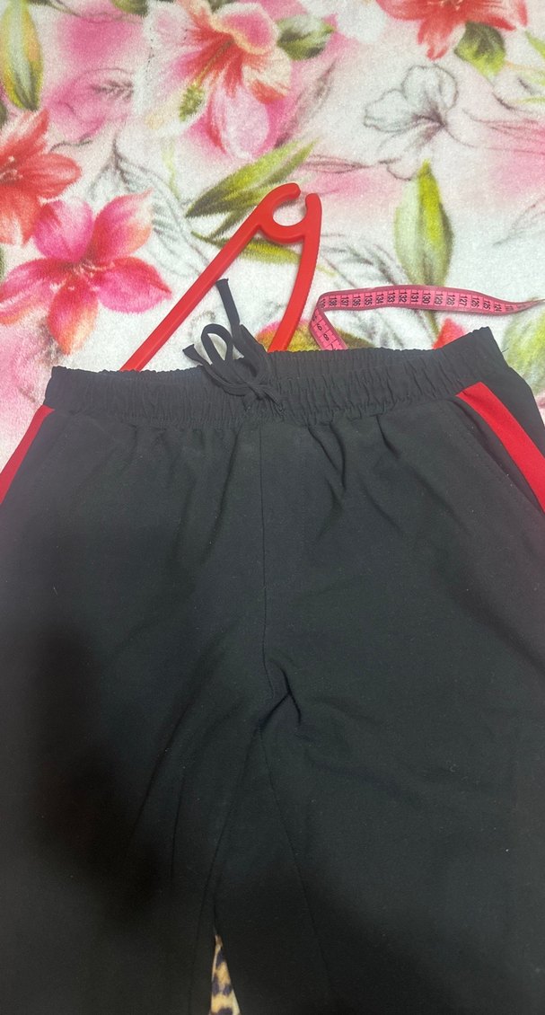 Kadın Siyah Kırmızı Şeritli Fermuarlı Pantolon - Görsel 2