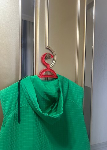 Yeşil Parlak Kısa Düğmeli Kadın Yelek - Görsel 2