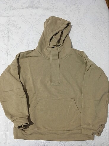 kapüşonlu sweatshirt