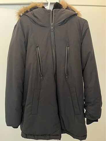 ZARA MONT