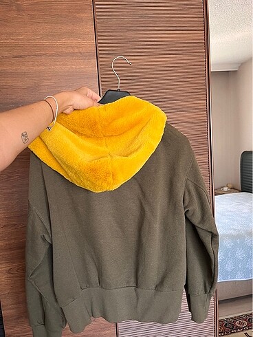 l Beden Bershka Kapüşonlu Hırka