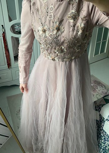 Uzun Pembe Nakışlı V Yaka Kadın Elbise - Görsel 3