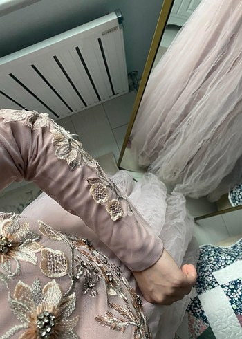 Uzun Pembe Nakışlı V Yaka Kadın Elbise - Görsel 2