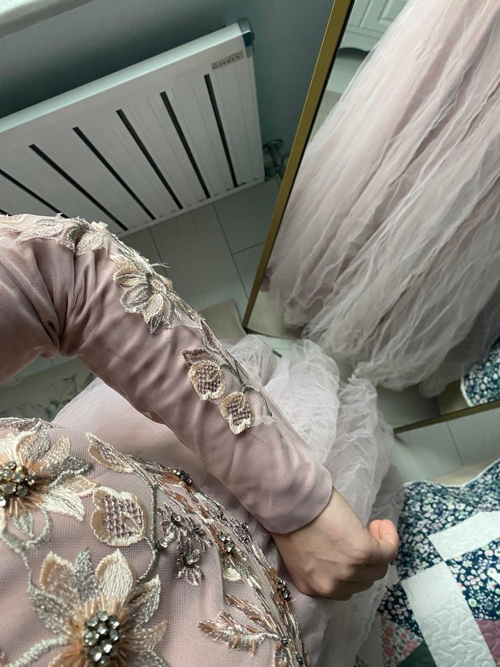 Uzun Pembe Nakışlı V Yaka Kadın Elbise - Görsel 2