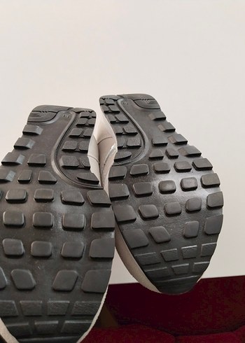 Gri Detaylı Beyaz Kadın Spor Ayakkabı - Görsel 4