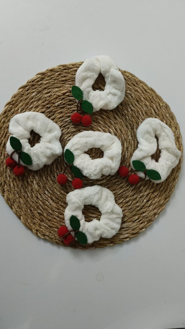 Kiraz Detaylı Beyaz Saç Tokası - Görsel 2