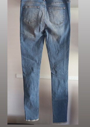 Koton Yırtık Detaylı Mavi Denim Kadın Jean