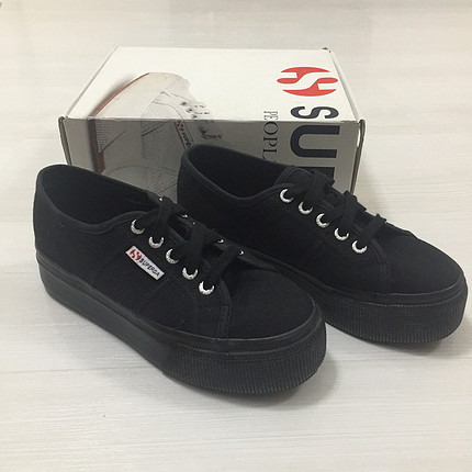 37 Beden Siyah Superga