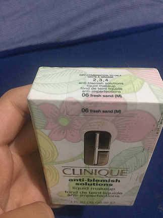Beden Clinique sivilce karşıtı fondöten