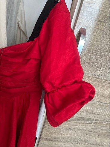 Trendyol & Milla Kırmızı balon kol elbise
