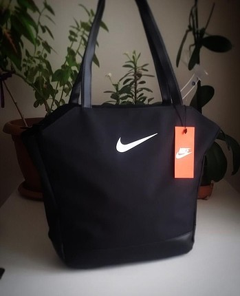 Ni̇ke Kol Çantasi Nike Kol Çantası %20 İndirimli - Gardrops