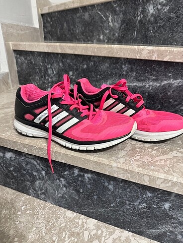Adidas spor ayakkabı