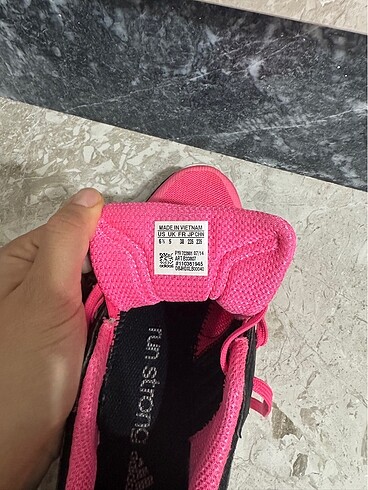 38 Beden siyah Renk Adidas spor ayakkabı