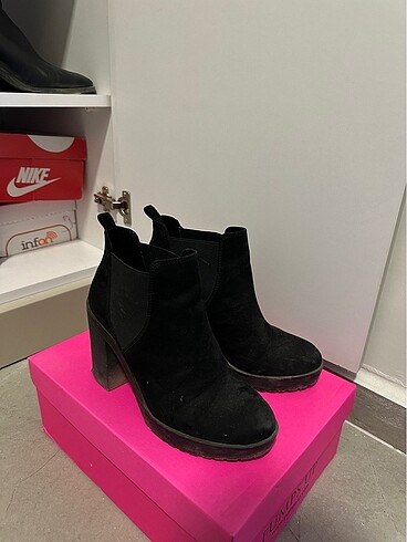 Bershka topuklu bot