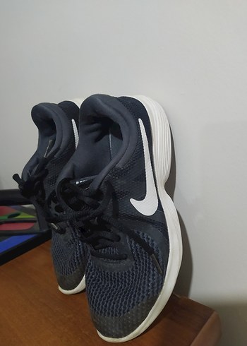 Nike Nike Gri Kadın Bağcıklı Spor Ayakkabı