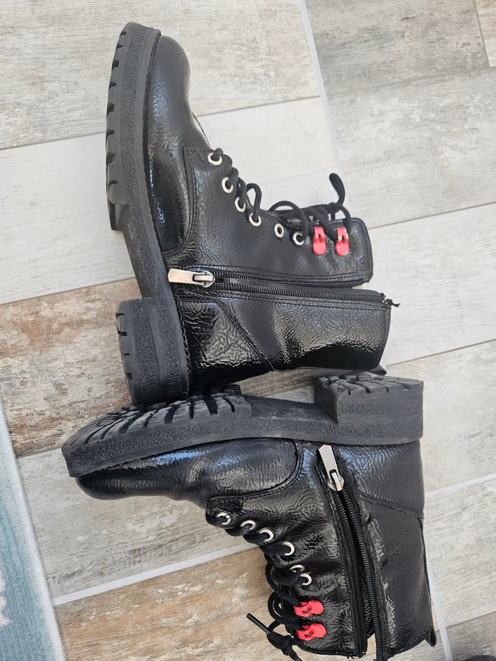 Siyah Çocuk Bot - Görsel 3