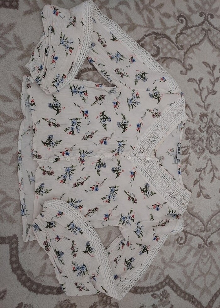 Crop V yaka gömlek bluz  - Görsel 2