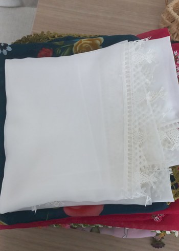 Armine Zarif Dantel Detayli Beyaz Yastik Kilifi