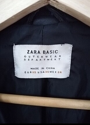 xs Beden siyah Renk Zara deri ceket 